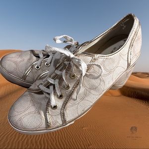 COACH Dee Canvas Sneaker’s Size 9